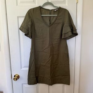Olive khaki Tommy Bahama dress. Size XS. Flutter sleeve and keyhole neck.